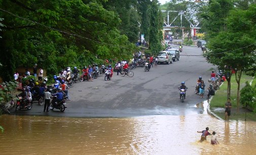 ISTIMEWA Luapan air sungai Bengawan Solo membuat sebgian kota Solo terbenanm genangan air. 