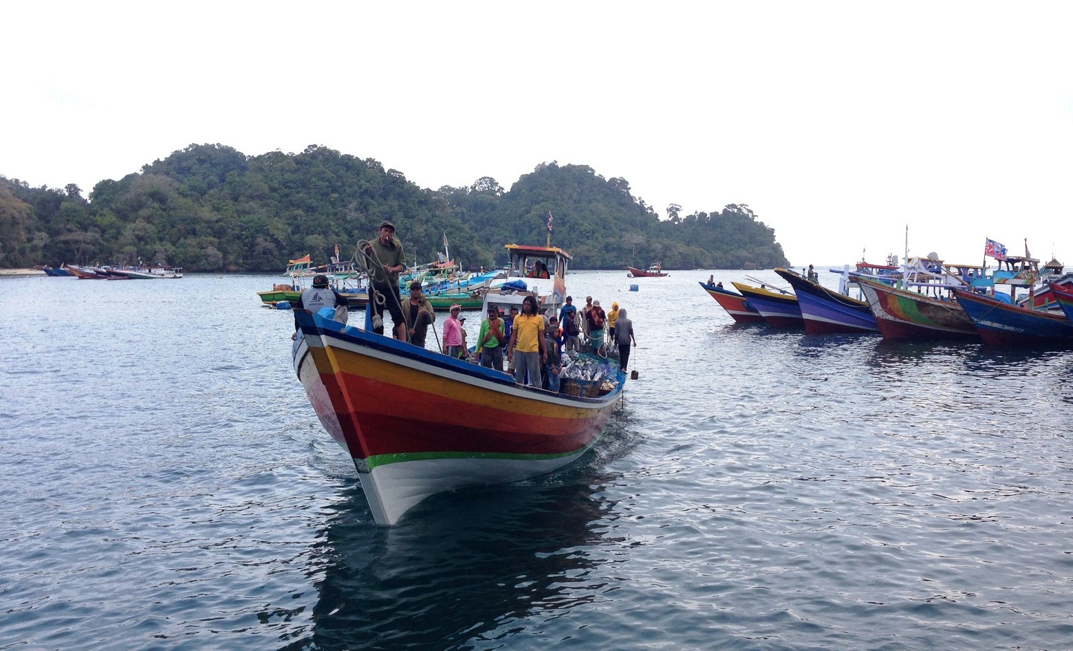 GN/ISTIMEWA KIAN MURAH: Dinas Perikanan dan Kelautan Jawa Timur melakukan jemput bola dalam pemberian layanan pengurusan izin kapal nelayan.  