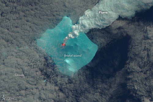 Citra satelit NASA yang memperlihat letusan gunung Sourabaya beberapa waktu lalu.