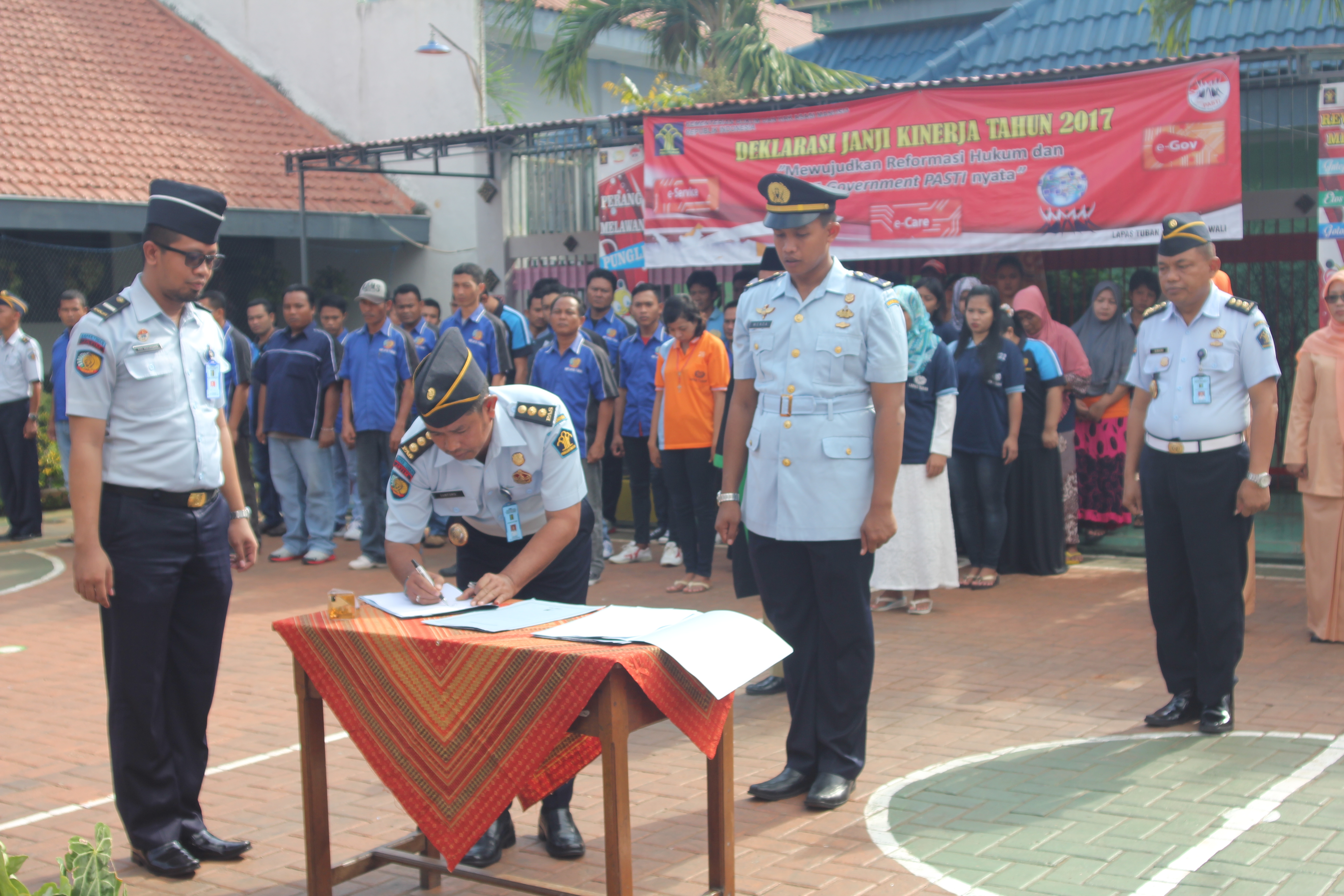GN/Chusnul Huda  Pelantikan pejabat baru Rutan Kelas IIB Tuban dan penandatanganan Pakta Integritas.
