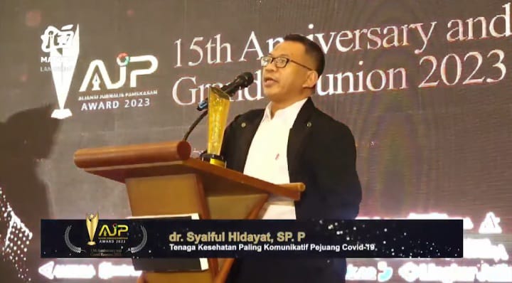 Dr Syaiful Hidayat SPP, Raih Penghargaan Pejuang Covid-19 dan Tenaga Kesehatan Paling Komunikatif
