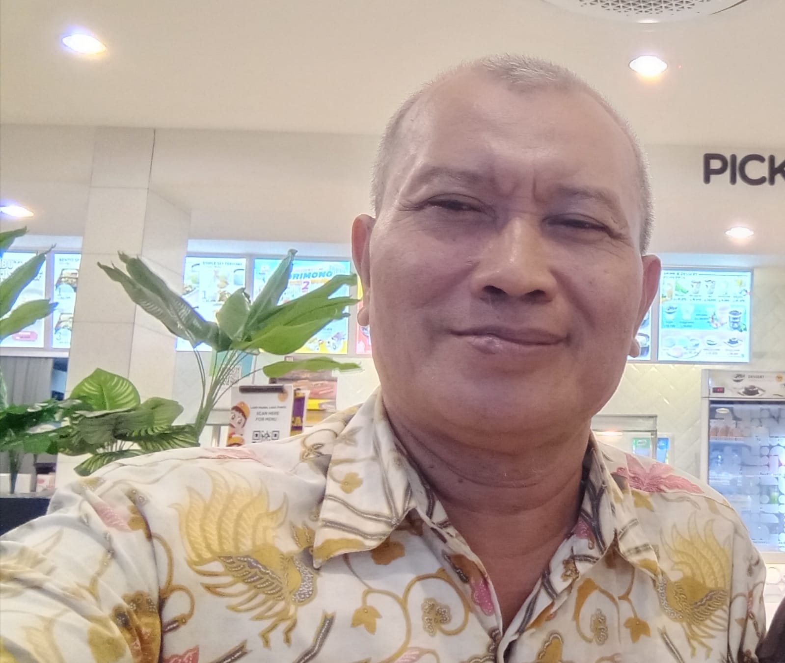 A. Nuril Hidayat, pemilik Warung Madura di Jakarta.