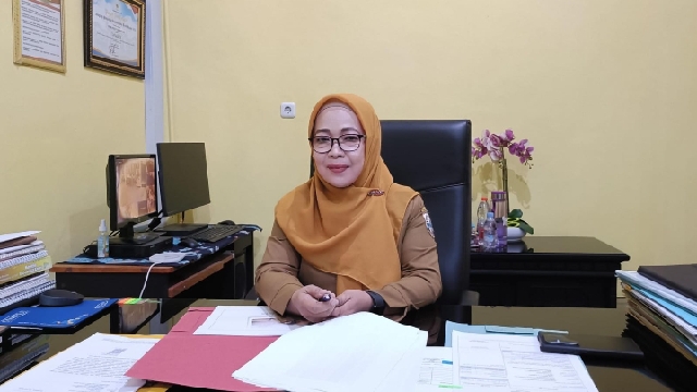 Kepala Bappeda Litbang Kabupaten Sampang, Hj. Umi Hanik Laila, MM